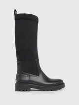 Botas de agua Calvin Klein Jeans negras, de caña alta y suela track. Fabricadas en goma y neopreno.