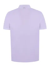 Chomba color salmón de piqué de algodón orgánico, con cuello clásico y tapeta de dos botones.