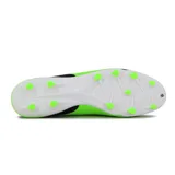 Championes de fútbol Diadora Drop Futbol MD, color negro con detalles en verde flúor y logo de la marca en el lateral.