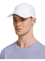 Gorra deportiva Under Armour Velociti para hombre, color blanco con logo reflectivo.
