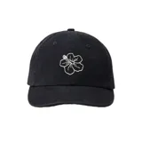 Gorra negra de algodón con visera curva y logo de flor bordado en blanco.