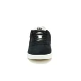Zapatillas Caterpillar Pause Retro T-Toe, color negro con detalles en blanco. Capellada de gamuza, forro 100% reciclado postindustrial, plantilla de espuma EVA suave, suela exterior de goma resistente y construcción Strobel.