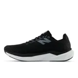 Championes de running New Balance Propel V5, color negro con detalles en gris y blanco.