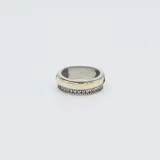 Anillo de plata 925 con detalles en oro y circonias.