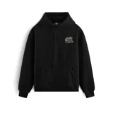 Canguro negro con capucha, bolsillo delantero y puños y cintura acanalados. Estampado pequeño en el pecho con un diseño de calavera.