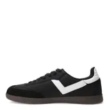 Championes urbanos Pony modelo Moma para hombre, color negro con detalles en blanco. Presentan una capellada de material sintético y gamuza, con el logo lateral característico de Pony en blanco y suela de goma marrón.