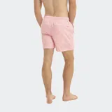 Short de baño rosado con estampado floral blanco, cintura elastizada con cordón ajustable.