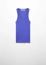 Musculosa azul de punto canalé con cuello redondo y tirantes finos.