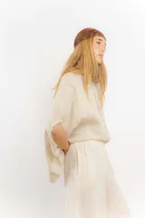 Gorro tejido en crochet color marrón, con hilo 100% algodón.