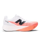 Championes de running New Balance modelo Elite V5, color blanco con detalles en naranja y logo "N" en negro.