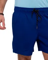 Short de baño azul con cintura elastizada, cordón de ajuste y logo de triángulo amarillo en la pierna derecha.
