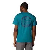 Remera negra de algodón orgánico, con cuello redondo y logo de Columbia estampado en el pecho.