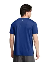 Remera deportiva negra de manga corta, con logo Under Armour estampado en blanco en el pecho.