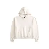 Canguro con capucha color blanco, de corte cuadrado y corto, con mangas largas y bolsillo tipo canguro.