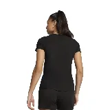 Remera Puma ESS Elevated Tee de dama, color negro, de corte clásico y manga corta. Presenta logo de la marca en el pecho.