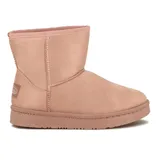 Botas cortas color rosa, con interior de piel sintética y suela de goma.