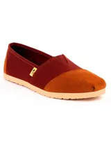 Alpargatas combinadas en color naranja y rojo con suela color crema.