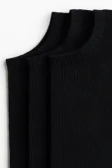 Pack de siete pares de soquetes (medias cortas) color negro, confeccionados en tejido de punto suave de mezcla de algodón.