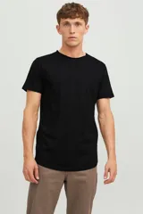 Camiseta de manga corta Jack & Jones Essentials, color negro, con cuello redondo y corte regular.