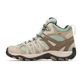 Botas de trekking de caña media Merrell Accentor 3 Mid WP, color beige con detalles en marrón y verde agua. Confeccionadas en ante y malla impermeable, con suela de goma adherente y cordones reciclados.