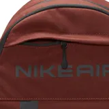 Mochila Nike Elemental color ladrillo con detalles en negro. Incluye compartimento principal con cierre, bolsillo frontal con cierre y bolsillos laterales.