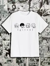 Remera blanca de algodón con estampado de los personajes de la serie de anime Given y el nombre de la serie debajo.