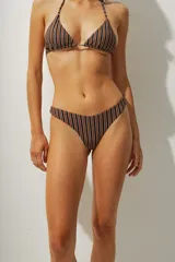 Bikini bottom a rayas verticales marrones y negras.