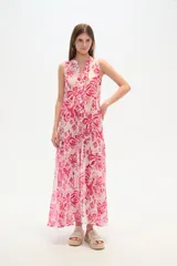 Vestido largo de viscosa con estampado multicolor, corte holgado, cuello en V y abotonadura frontal parcial.