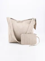 Bandolera color beige con correa ancha regulable y monedero extraíble con cierre.