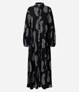 Vestido chemise midi de viscosa con estampado paisley, cuello inglés, manga larga y abotonado delantero.