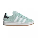 Zapatillas Adidas Campus 00s color verde agua con las tres tiras laterales blancas y detalles en negro en el talón. Suela blanca con base color caramelo.