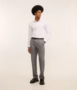 Pantalón de vestir gris con estampado de cuadros, corte slim, confeccionado en viscosa.