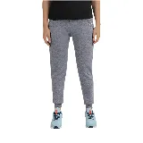 Pantalón de jogging gris con logo de Topper estampado en blanco en la pierna izquierda.