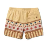 Short de baño amarillo claro con estampado de motivos geométricos en tonos marrón, rojo y azul.