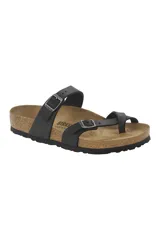 Sandalias Birkenstock modelo Mayari, color negro, con dos correas finas ajustables con hebilla metálica y tira entre los dedos. Plantilla anatómica de corcho y látex cubierta de gamuza. Suela de goma EVA. Fabricadas en Alemania.