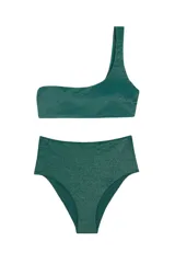Bikini verde de lurex, compuesto por un corpiño bandeau con un solo tirante y almohadillas extraíbles, y una bombacha de corte alto completamente forrada.