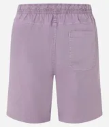Bermuda celeste de sarga con cintura elástica ajustable con cordón, bolsillos laterales y traseros, y etiqueta con logo en la parte inferior.