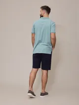 Polo color beige de manga corta con efecto peach.