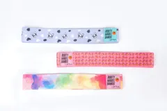 Banda elástica de resistencia para entrenamiento, con diseño multicolor y logo de la marca Juli Puente.