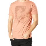 Remera color salmón con estampa rectangular en el frente con una imagen de palmeras y texto en la parte inferior.