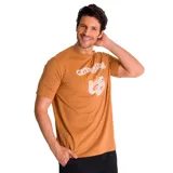 Remera color ocre con cuello redondo y mangas cortas. Estampado frontal con el logo de Caterpillar y el dibujo de una máquina excavadora.