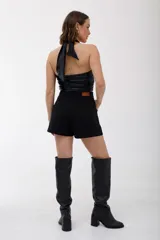 Botas bucaneras de cuero color negro, hechas en Uruguay.