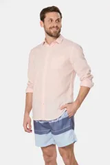 Short de baño celeste con rayas horizontales en tonos de azul y verde.