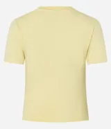 Remera corta color amarillo pastel, de algodón, con cuello redondo y mangas cortas. Estampado frontal con la frase "Gettin Ready Arizona, USA" y un herraje.