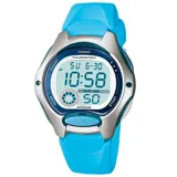 Reloj digital Casio LW200 con correa de resina celeste y caja plateada. Cuenta con pantalla digital, calendario, cronómetro, alarma y luz LED. Resistente al agua 50m.