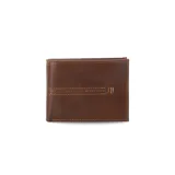 Billetera marrón de cuero con costuras a tono. Interior con visor, tarjeteros y doble compartimento para billetes.