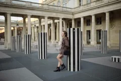 Botas de cuero negro con caña desmontable que se sujeta con una tobillera de velcro.