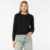 Chaqueta de punto fino negra con cuello redondo y cierre frontal con botones.