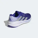 Championes de running Adidas Questar 3, color azul con detalles plateados y suela blanca.