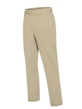 Pantalón de jean color beige, de corte recto, con bolsillos laterales y traseros. Se ajusta a la cintura con cinturón de cuero marrón.